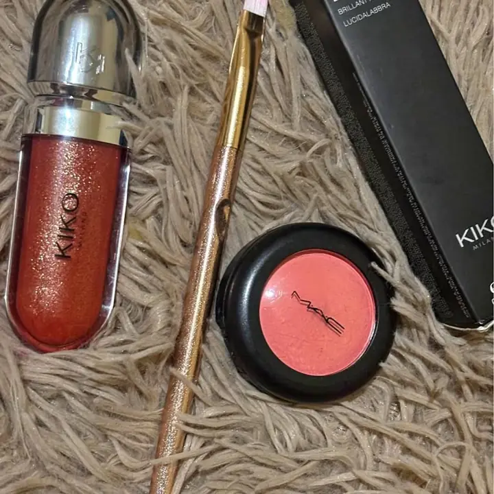 Gloss de kiko original + rubor Pink + brocha de regalo