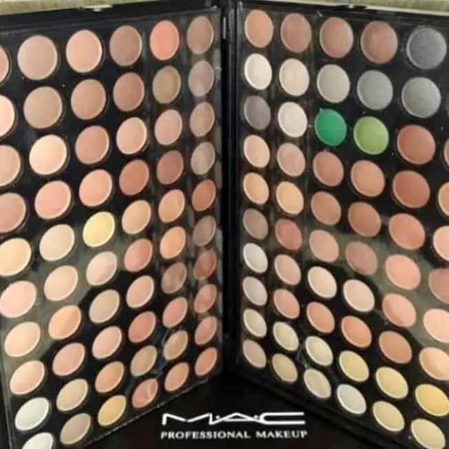 Paleta profesional 120 tonos + lata de brocha !