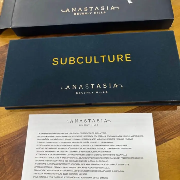 Paleta profesional de sombra de Anastacia + paleta de iluminación