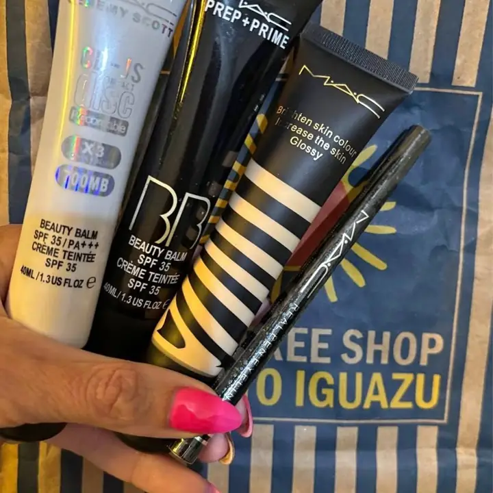 Base mate bb cream + corrector + iluminador + delineador fibra indeleble