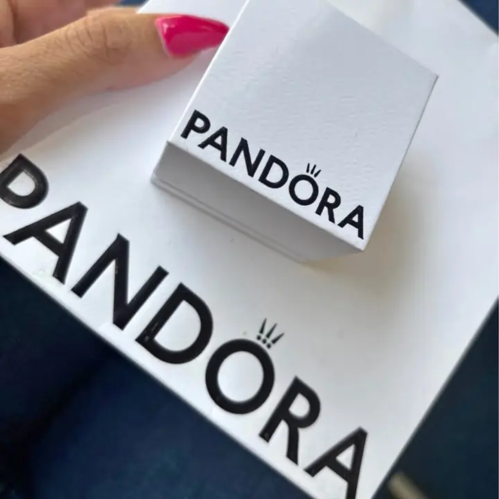 Aros de argolla con strass corazón Pandora