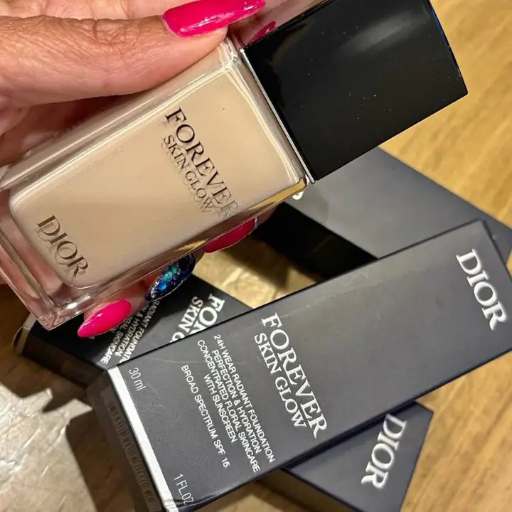 Rubor de Dior 012 + gloss de kiko + base Forever glow clara Dior