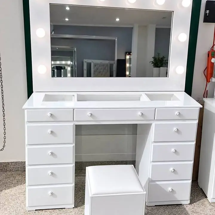 Maquillador 1.20 con focos y banquito de regalo
