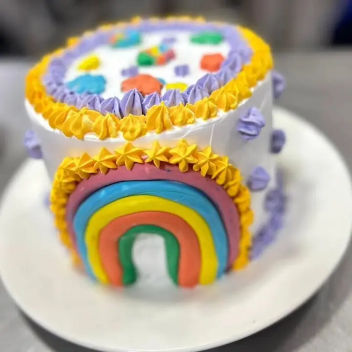 Queres aprender a decorar y diseñar tus tortas? todo incluido inscribite ya