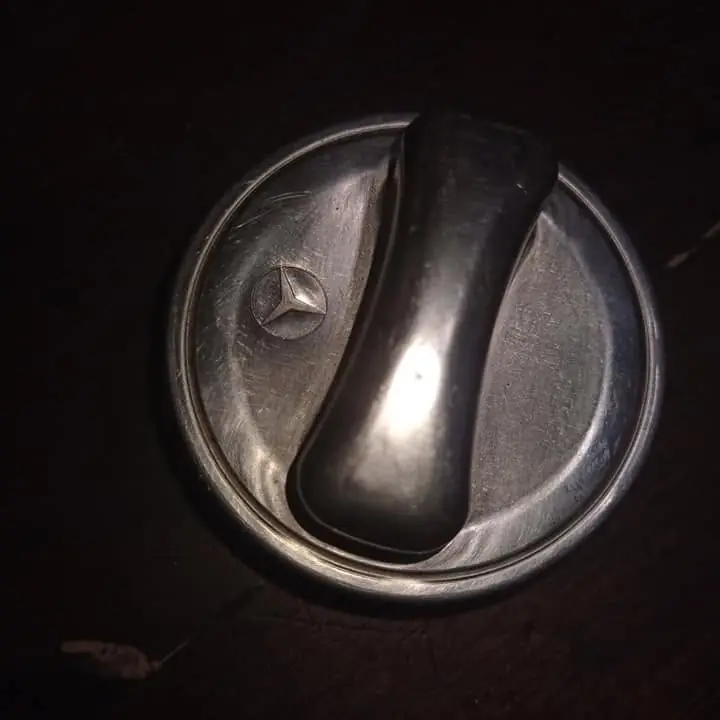Tapa de radiador Mercedes Benz