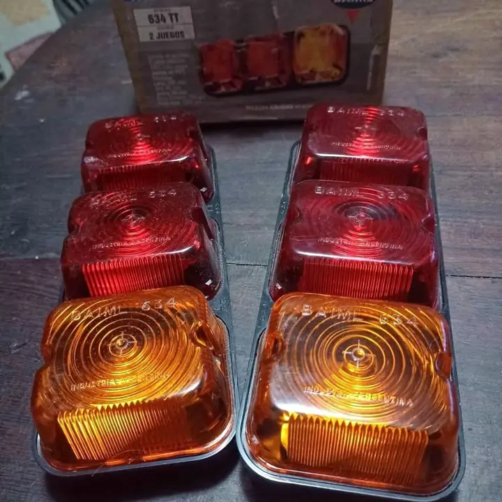 Faro trasero universal