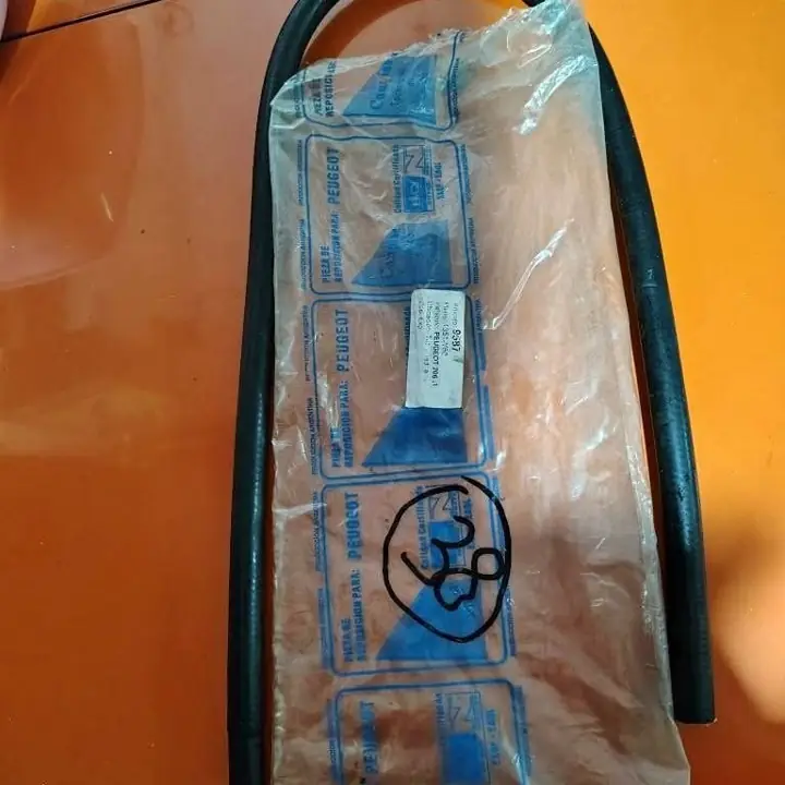 Peugeot 206/ 207 manguera del depocito de agua