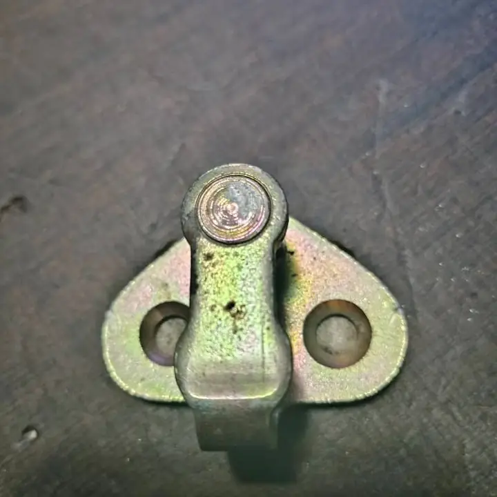 Peugeot 205/405 reten de puerta