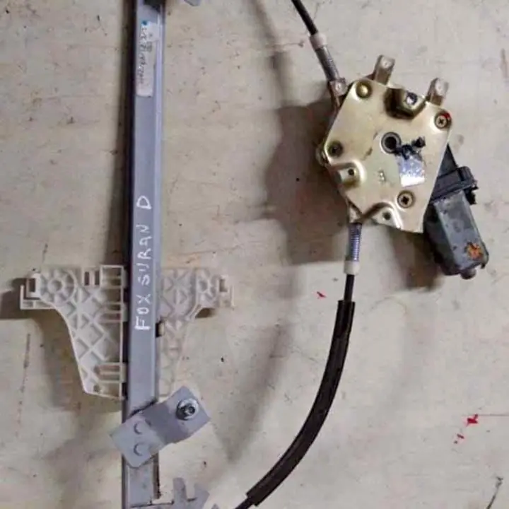 Levanta vidrio derecho reparado Volkswagen Fox Suran