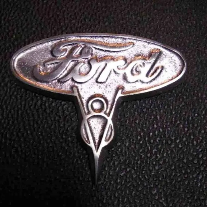 Insignia ford v8,. 13x11cm. Soy de mataderos