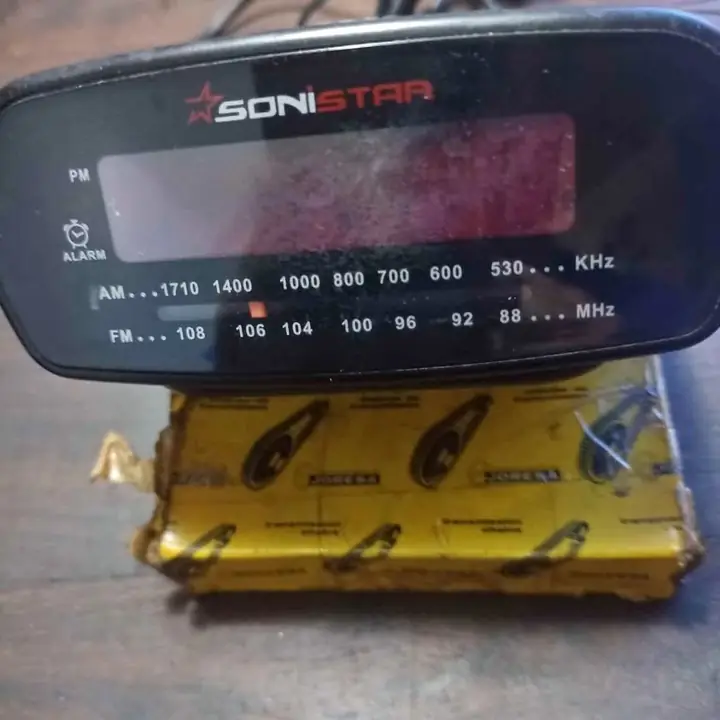Mini radio reloj