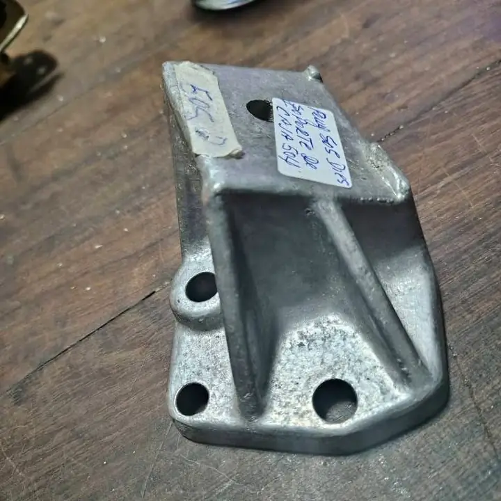 Peugeot 504/505 soporte de motor