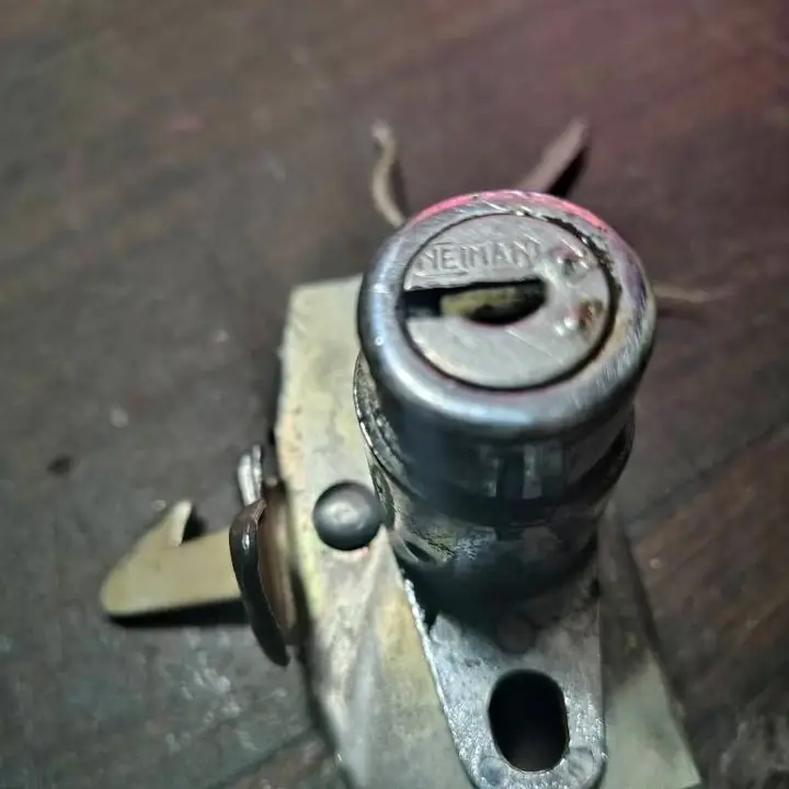 Fiat 128 cerradura de baul