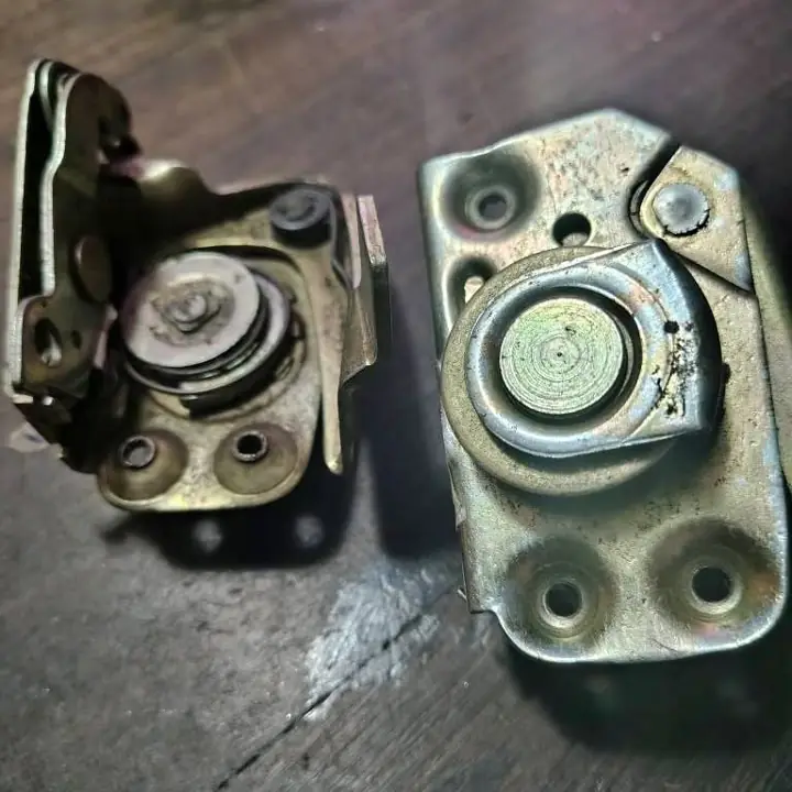 Fiat 125/1600; cerradura de puerta