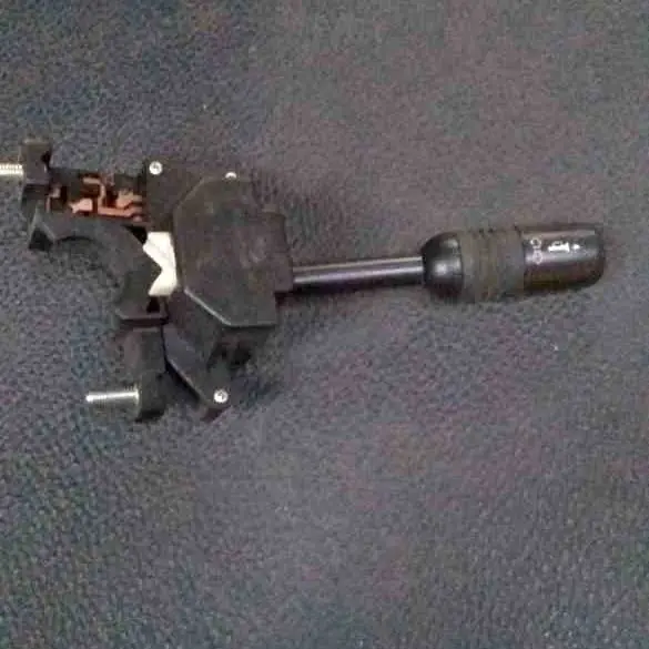 Indicador de viraje y bocina Fiat uno y duna