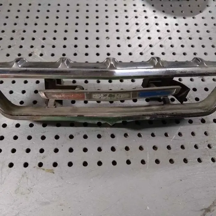 Moldura de parrilla fairlane de los años 50/60
