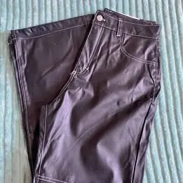 Vendo pantalon nuevo y body original de shein!