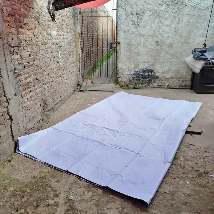 Lona nueva gris y publicidad del otro liquido 3x8 masomenos soy de Quilmes o cambio sin detalles