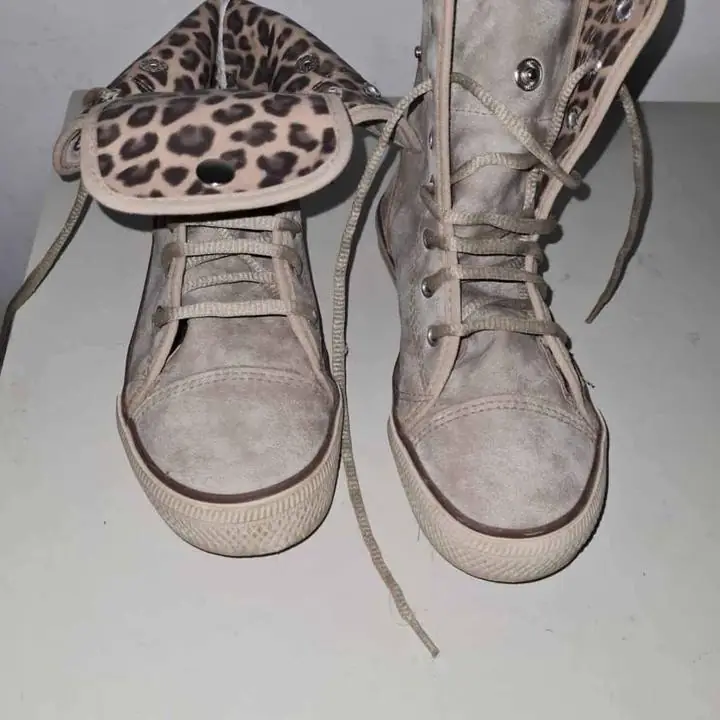 Botytas seminuevas n 32 de nena lanus este