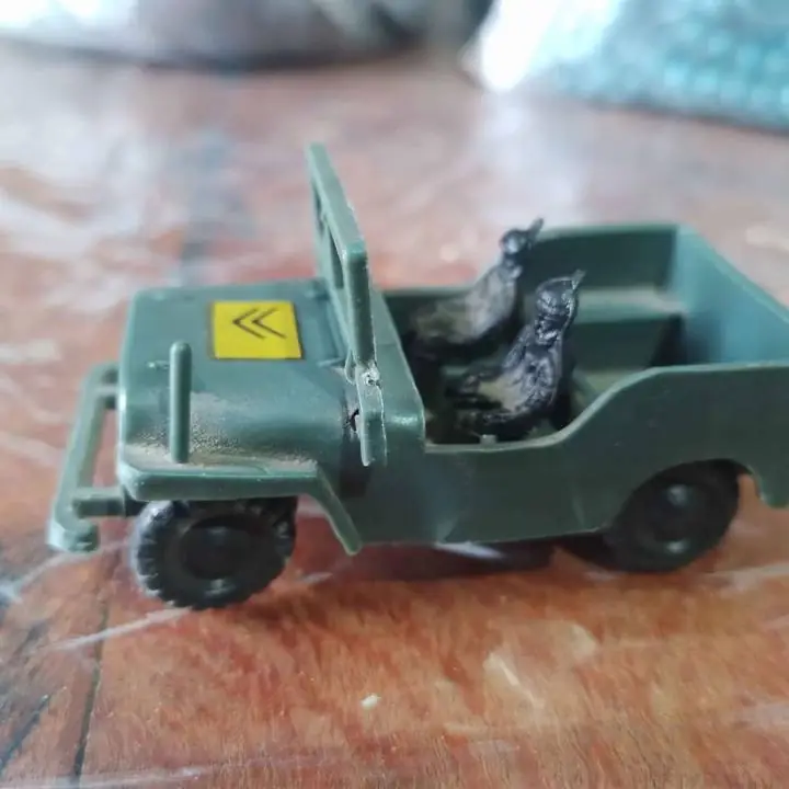 Jeep de los años 60 -70 lanus este cel c reserva unicamente con seña