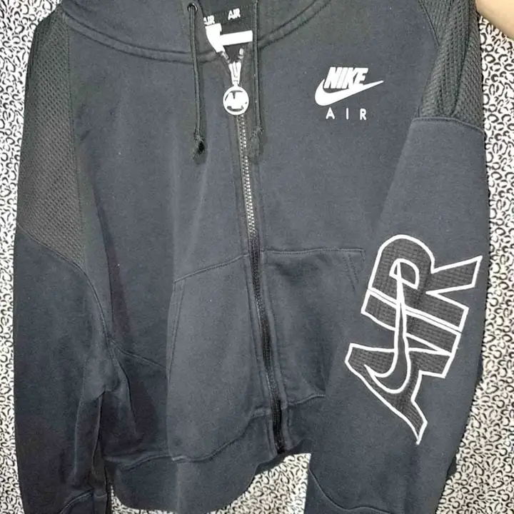 Vendo Campera Imp.Nike Air Black