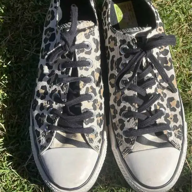 Convers talle 40