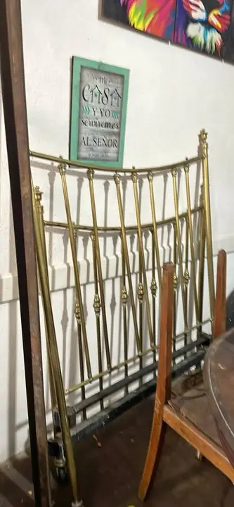 Cama de bronce de estilo 1 plaza 1/2