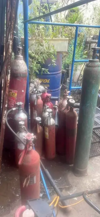 Lote de tubos de oxígeno y matafuego 20 unidades