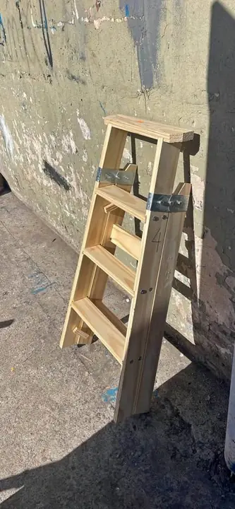 Escalera de pintor de madera 130