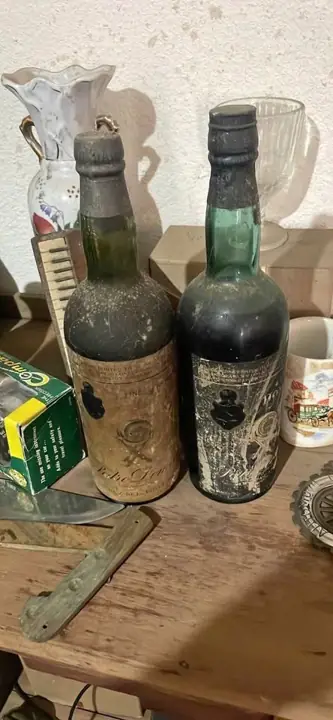Antigua botella de coñac el par