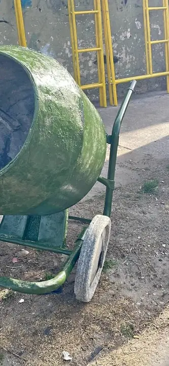 Hormigonera trompo cementera usada