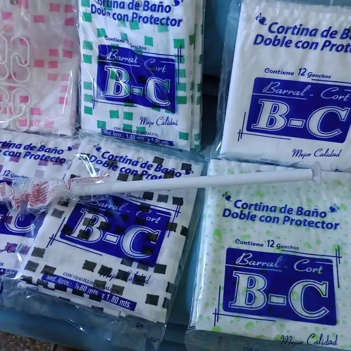 Accesorios para baño ( barral extensible más cortinas ganchos cadena protector 13.000