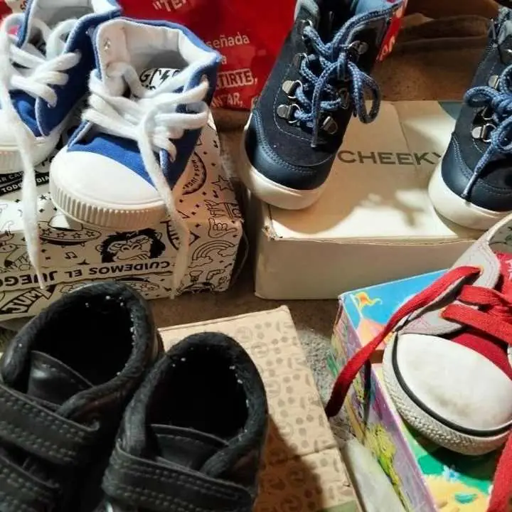 Zapatillas chicos 5 pares en caja