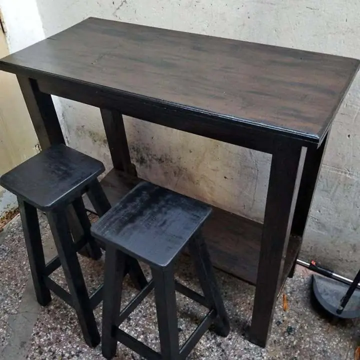 Desayunador mesa con dos bancos
