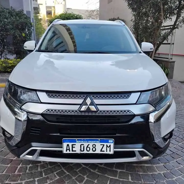 Mitsubishi Outlander 2020 full 4x4!