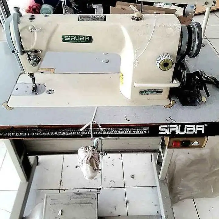 Vendo Maquina recta Siruba. Poco uso. Solo utilizada para hacer muestras. rebajada últimos días