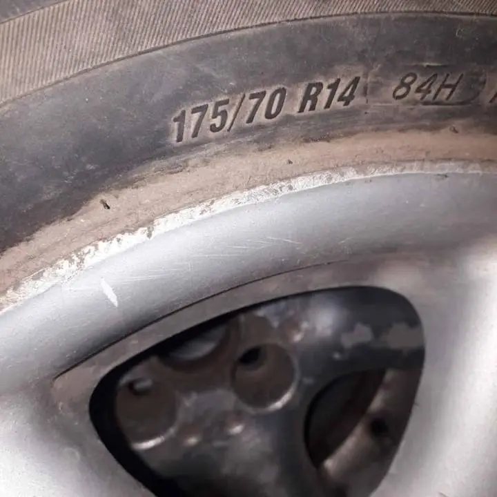 Ruedas completas 175.70.R 14 Muy buen estado Se van las 4 ruedas x 80.000. Digno de aprovechar