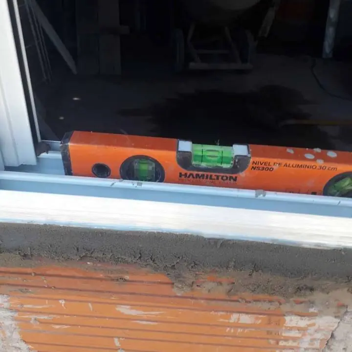 Vendo.. oficial albañil. muy buen trabajo al mejor precio