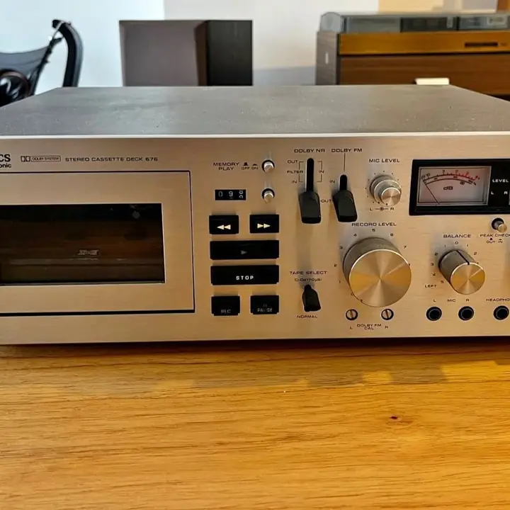 Technics RS-676US Two Head Stereo Cassette Deck (1974-77) Made in japon