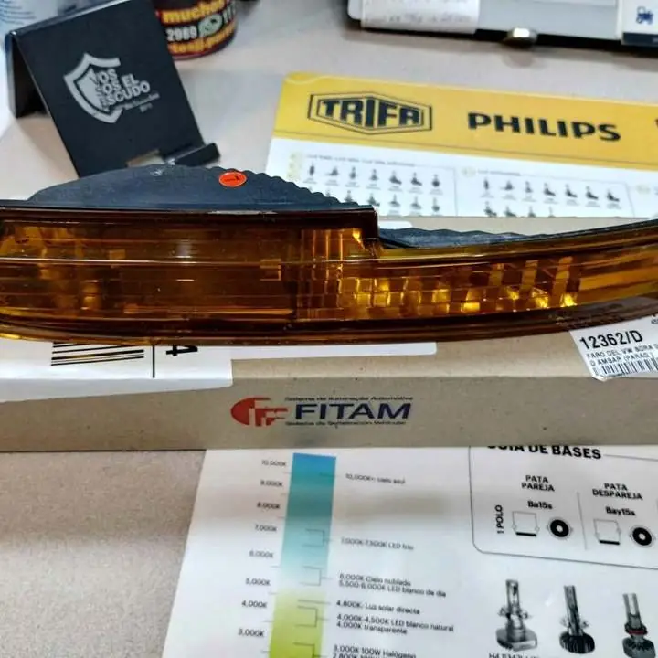 Faro delantero Volkswagen Bora G2 07/15 Color ambar de paragolpe