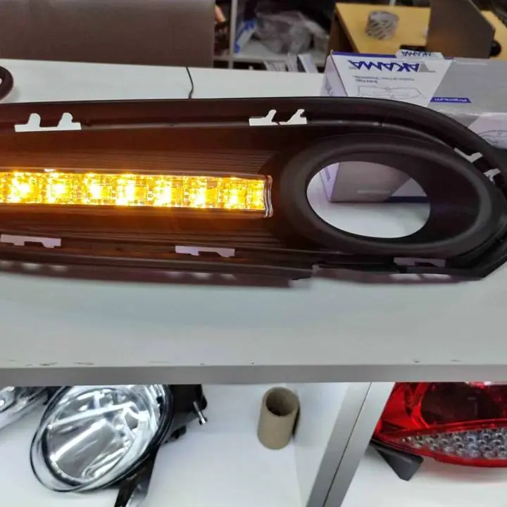 Rejilla lateral con drl hr-v 2015 a 2019