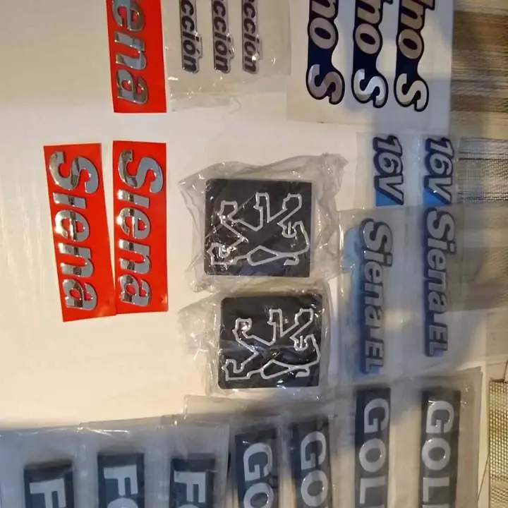Insignias varias.. pregunte. Estamos en caballito plaza Irlanda
