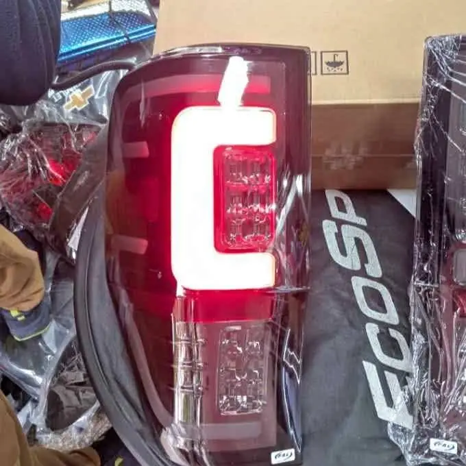 Faro trasero Ranger 2013 en Adelante el par