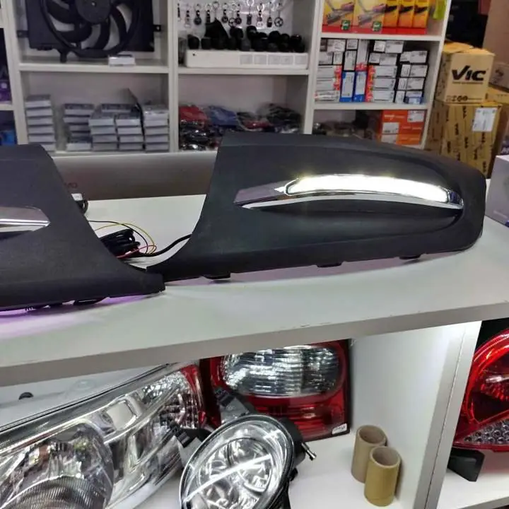 Rejilla lateral con dlr Fox 2010 a 2015