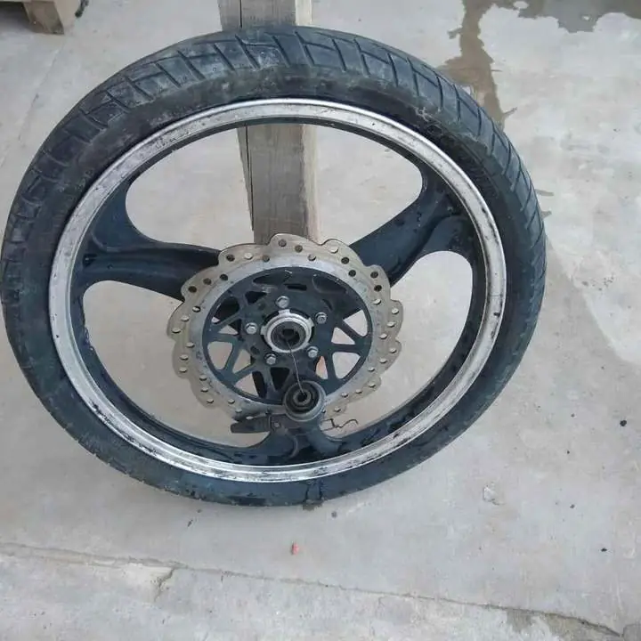 Vendo rueda completa para moto 150