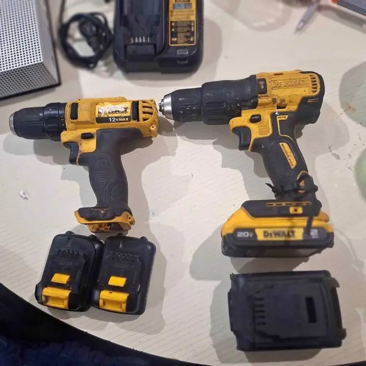 Vendo taladro con percutor dewalt