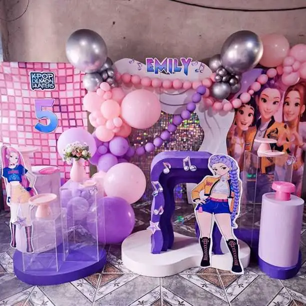 Deco ambientación guerreras k pop + castillo inflable con tobogán