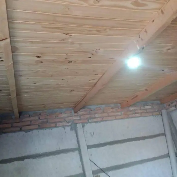 Vendo terreno con pieza y baño pozo ciego, luz y agua, puerta reja , todo cercado