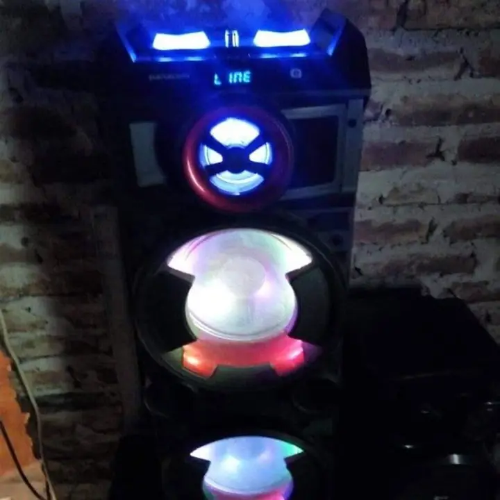 Parlante Bluetooth Panacom , andando con buen sonido