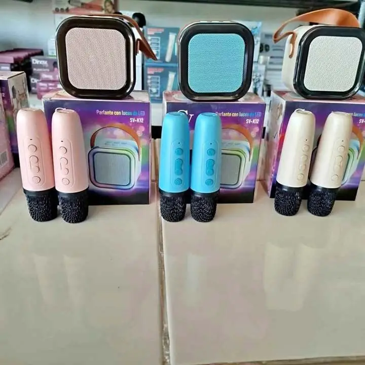 ¡Parlantes con 2 Micrófonos! Ideal para fiestas y karaoke